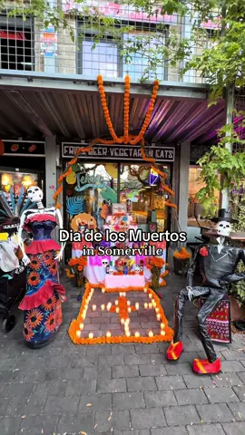 Día de Los Muertos celebrations are this Sunday (11/2) from 4–9PM at Bow Market— a night of remembrance, music, and community in collaboration with the Mexican Consulate. Expect live mariachi, DJs, traditional food & drinks, kids crafts, Lotería upstairs, and a community ofrenda (bring a photo to honor your loved ones). 🕯️🎶🌼 See you at Bow Market for a night that’s all heart and heritage #diadelosmuertos #bostontiktok #bostonfoodie #mexican 