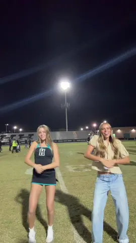 back w twin @_ameliagarner #twin #sister #az 