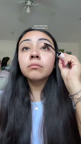 my playlist for the next 2 months 💙🎄#christmasseason #meganmoroney #simplemakeuplook 