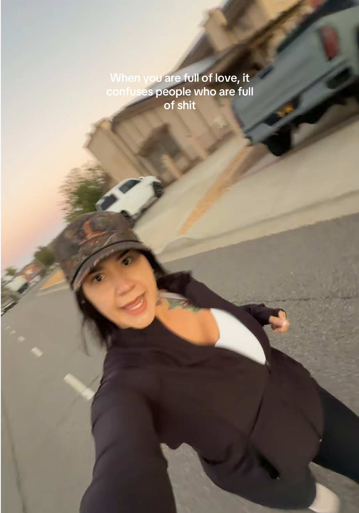 🤍 be SO full of love - that it confuses people who are just not nice. 👏🏼  #run #Running #growth #MentalHealth #runningtherapy 