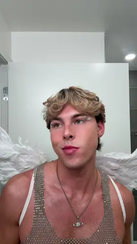 Halloween Costume Transition ✨🪽 #halloween #halloweencostume #angel #halloween2025 