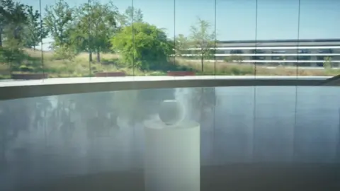 Tôi đã xem những màn chuyển đổi này hàng triệu lần rồi. #Apple #AppleEvent #iPhone #Transitions