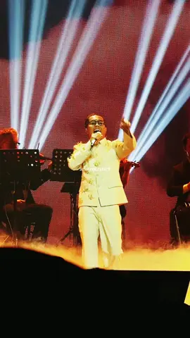 Awan Nano by @Hafizsuip  #disebalikakuhafizsuip #hafizsuip #konserthafiz #liveconcert #disebalikaku 