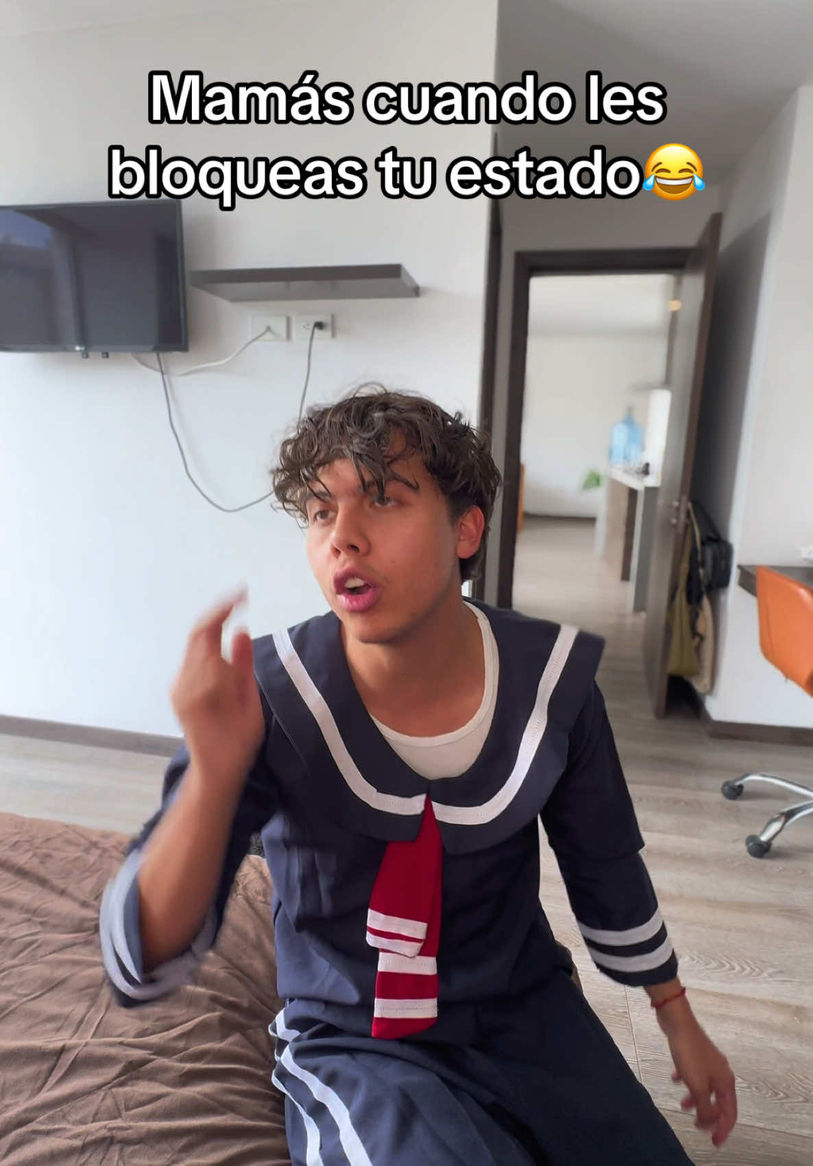 cuántas veces les han cachado? a mi 1000 JAJAJA pero te amo mami @Mamá Cuadrada 😂😂❤️ #humor #comedia #barmateito #ecuador #mamáecuador 