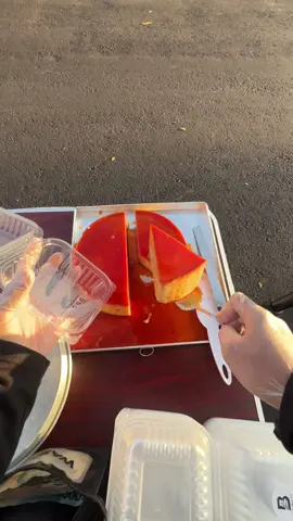 hari ini 9 loyang habis dlm waktu 1,5 jam😭😭,,, mohon maaf bngt buat teman