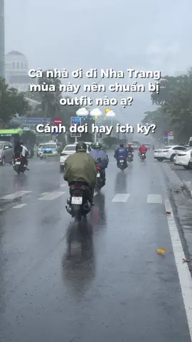 Recommend outfit đi Nha Trang mùa này cho ad đi cạ nhà? Cánh dơi bông hay áo mưa bộ Rạng Đông? 🥹 #nhatrang #thoitiet #tiktokviral #trending #rainyday 