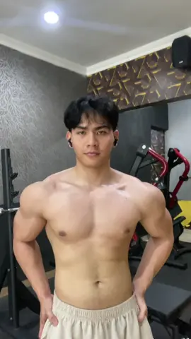 Update bulk 70 kg #progress #bulking #pose #gym 