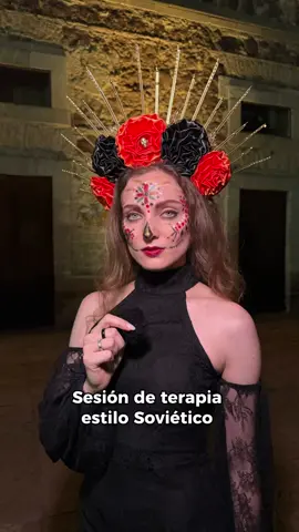Sesión de terapia estilo Soviético 💐 Vivir no es correr. Es estar presente antes de que todo se acabe. #mexico #rusa #terapiasovietica #latam #svetlanapustova  