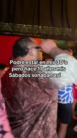 Shhh silencio suspenso… por un momento, un instanteeee tu no sabia que yo soy cantante. Descaraa 🎶 | @yomomusic | #yomo #descara #reggaetonviejito #reggaeton #saturday 