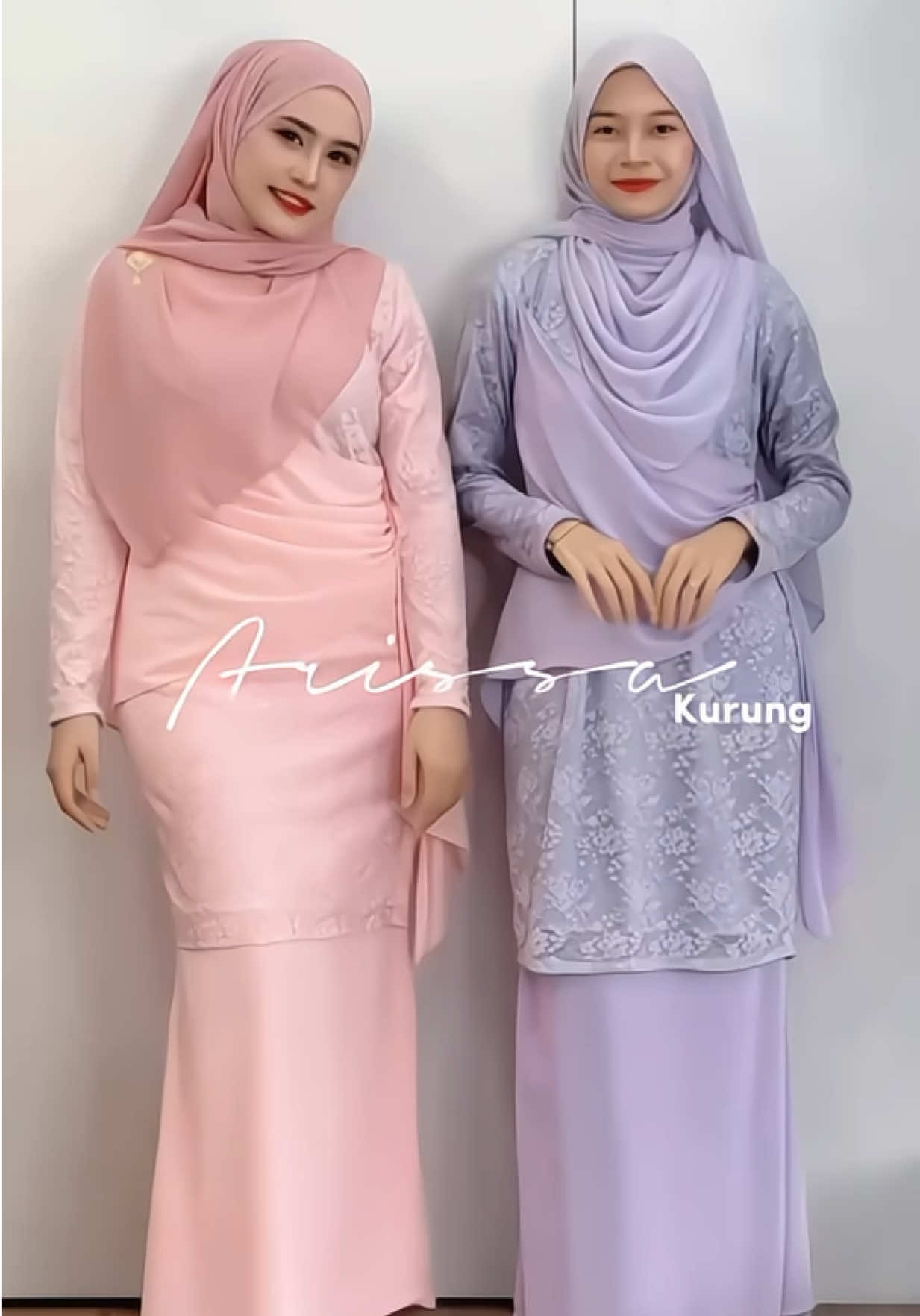 Awak yang sukakan warna pastel wajib ada satu Arissa Kurung in Pink Peach & Lilac Purple nii tauu ✨ Cantikkan Arissa Kurung ni 😍 cutting kurung modern & drapping bahagian hadapan baju combine pulak dengan fully lacee autoo nampak look mewah tau! 🤌🏻 yang pasti harga sangat mampu milik sebab sekarang kita tengah bagi harga special promo untuk Arissa Kurung tau 🔥 Grab yours & purchased terus tau! Stock sangat terhad.  #ArissaKurung #qabelle #bajutunang #kurungbridemaids #kurungmodern 