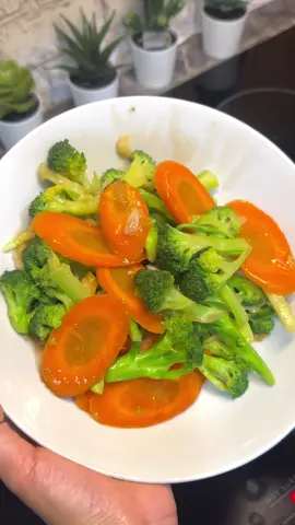 ឆាប្រេងខ្យងផ្កាខាត់ណា #cambodiafood 