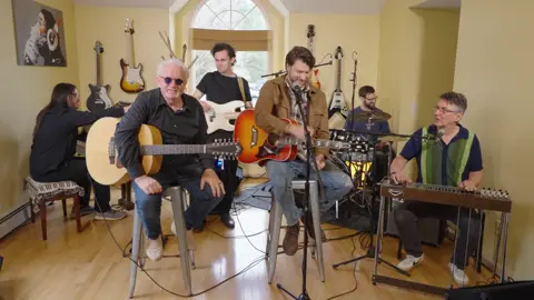 Good Sunday Morning 🌞🎶 #theyellowroom  #wishyouwerehere #pinkfloyd #raytoole #fyp                 