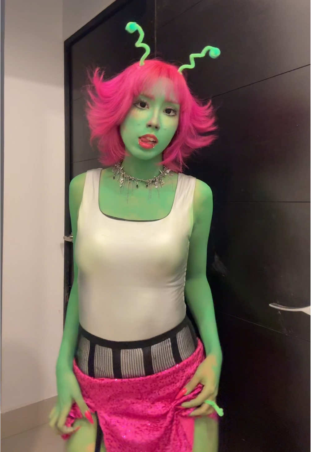 dame un motivo #rojuu #alien 