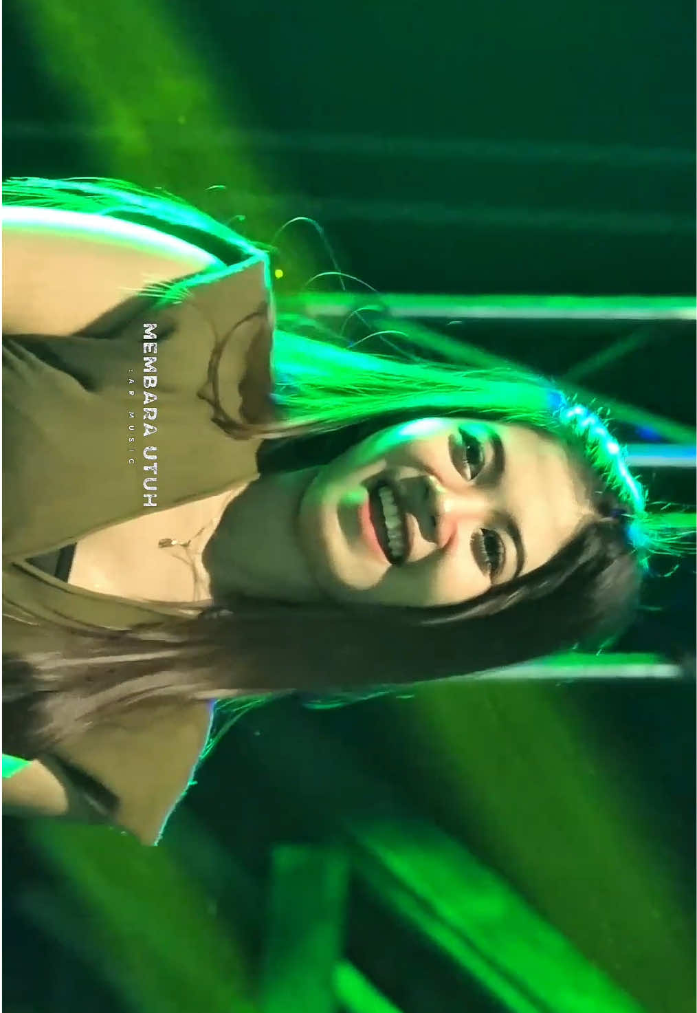 Pesona duta meringis #dancerkarnaval #karnavalsoundsystem #horegmania_official #malang24jam #yourpage @salsabilaaila 