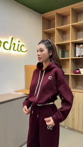 Bộ đồ siêu hack chân đây ạ🥰🥰 ce mình thấy ổn áp không nhỉ #tranquynh #xuhuong #fyp 