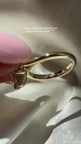 How to make your engagement ring even more perfect 💭🥹🤍 #engraving #engagementring #labdiamond 