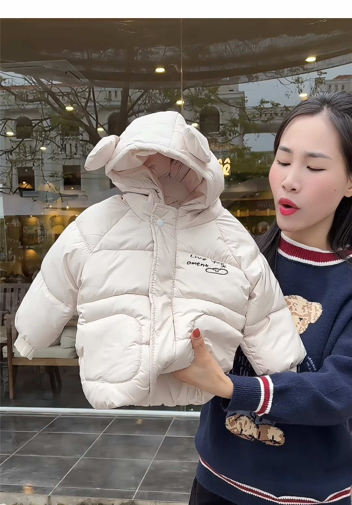 Áo khoác phao cho bé #dothudongchobe #thơitrangtreem #clipviral #quanaotreem #aokhoacchobe 