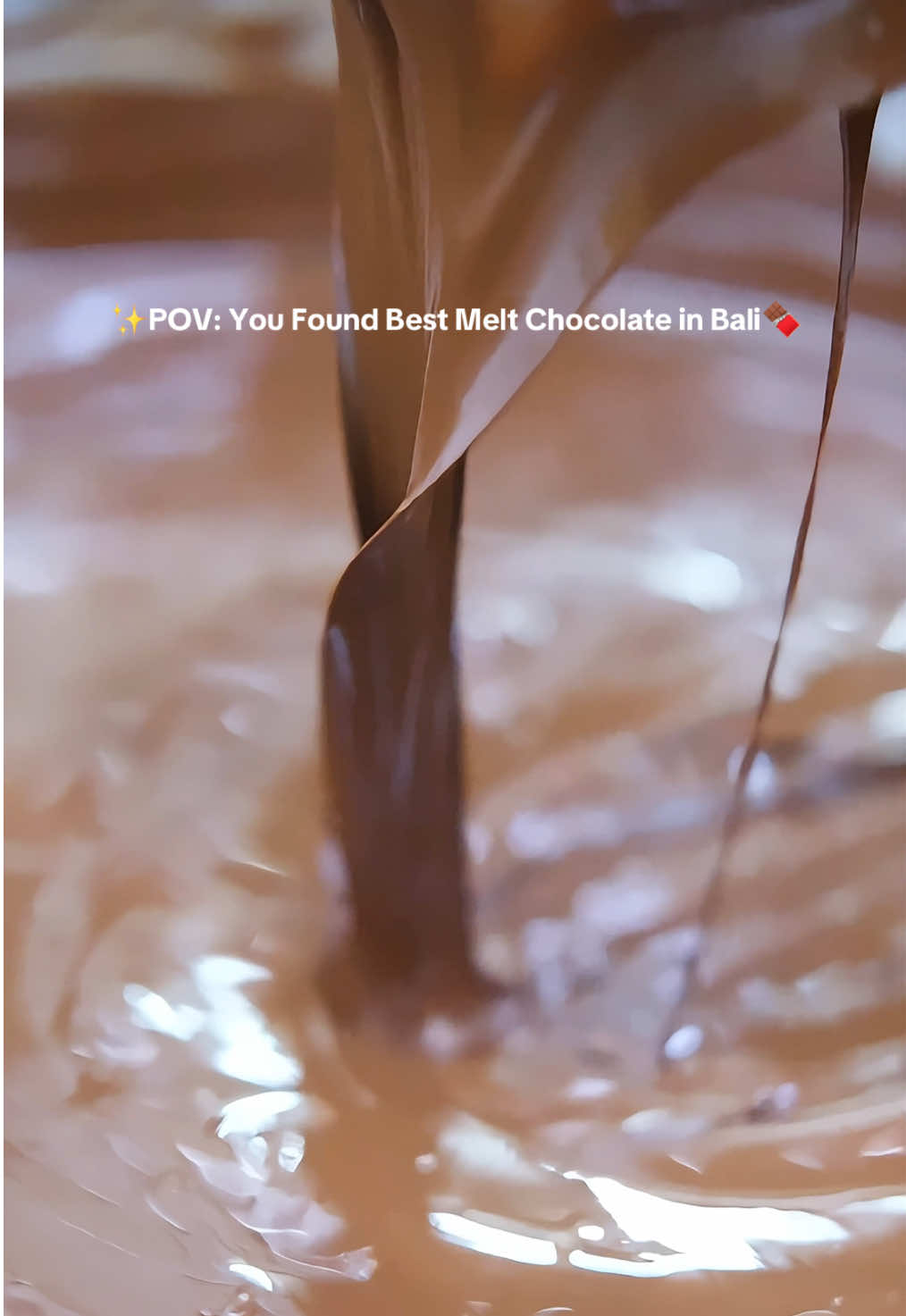 Searching for Bali’s best melt chocolate? Yes, Falala Chocolate Bali is the answer✨ Dengan menggunakan bahan pilihan terbaik, Falala Chocolate menjadi cokelat premium yang cocok sebagai oleh-oleh Bali😍 Yuk bagikan Falala Chocolate untuk orang kesayangan kamu👀🍫 #falalachocolatebali #oleholehbali #halal #meltchocolate #bali 