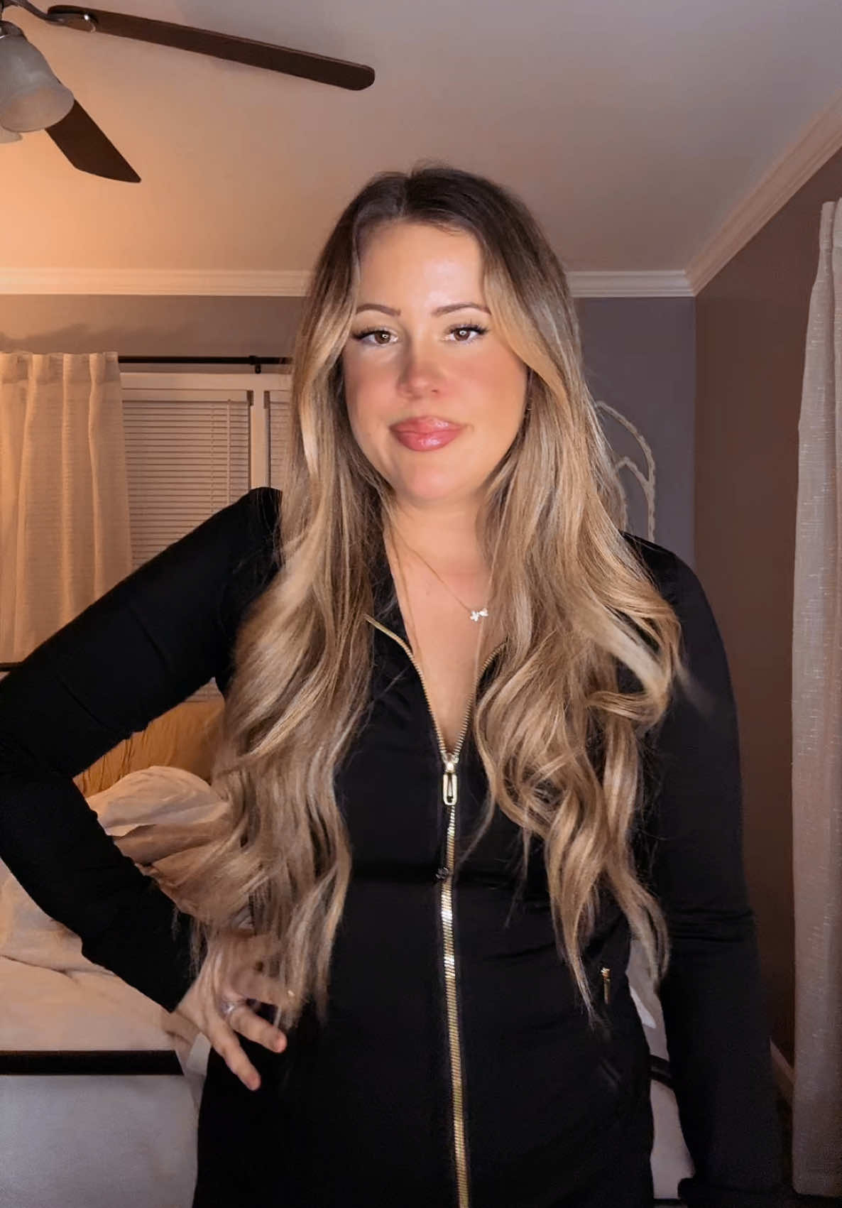 Umm absolutely obsessed and this is such a cute way to make basic outfits look adorable 🫶🏻 #fyp #turandossjewelry #tiktokshop 