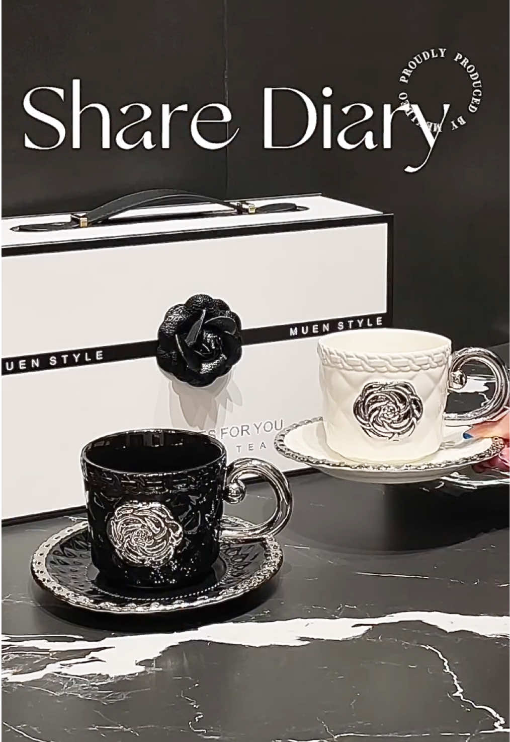 Bộ Đôi Cốc Gốm Sứ Hoa Nổi Mạ Bạc Đen Trắng – Quà Tặng Sang Trọng. #decor #trangtri #coc #gomsu #quatang  @Góc Nhà Xinh  @Góc Nhà Xinh  @Góc Nhà Xinh 