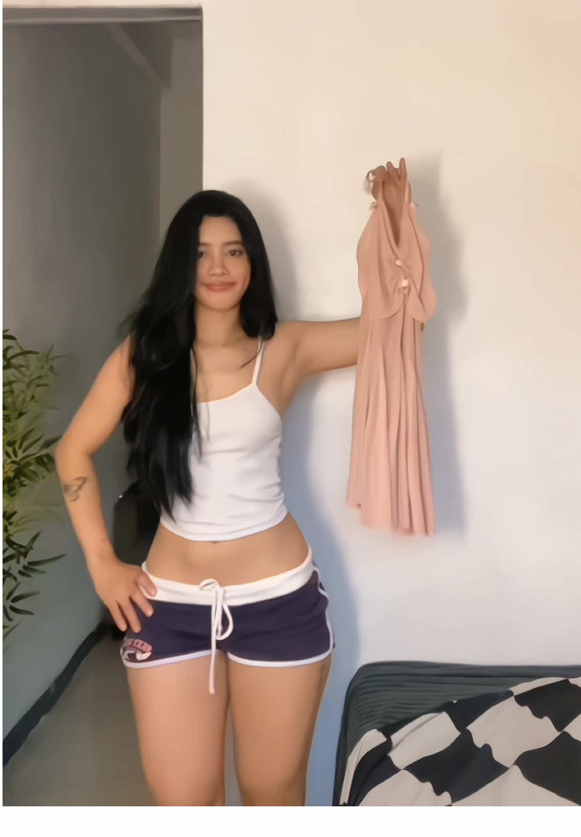 Who knew that this knight dress can be use on ditterent occasions.! Really love the color and how soft the fabric is, it is transparent yes, so this can be used as a beach wear or just a top or dress for dates or casual occasion with a correct styling ☺️ #nightdress #fyp #lingerie #sleepwear #pinkdress 