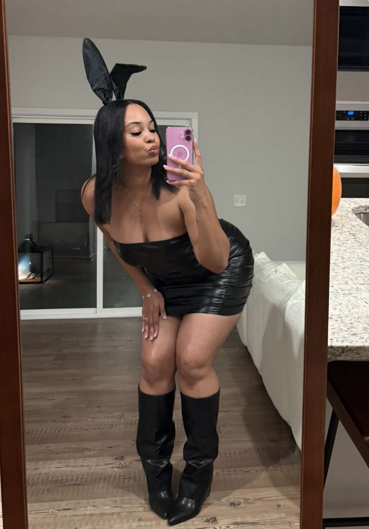 We love a cute simple costume, it’s really an outfit but we cute.  #fashion #halloweenlook  @Fashion Nova @prettylittlethingUSA @VERSACE @Amazon @Valentino.Beauty 