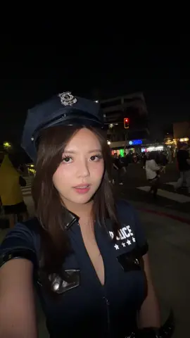 siapa yang dibelakang? wkwk