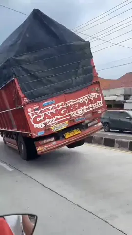 Pantura wajib oleng😂🤙🔥@okatzz#20 @Tegar Ganteng🥰 @rendi_ind @new_andika_official @km275official @Herman193🇮🇩 @Km398raceway!! @althaf project @MaspianProject @𝙎𝙤𝙙𝙧𝙚𝙠𝙚𝙧𝙐𝙣𝙜𝙖𝙧𝙖𝙣 @_erlanggaaaaa @Sodrekers_km255 @sodrekers_256oyi #jalurfyp #bismillahfyp #truk_oleng #truk_oleng #foryou 