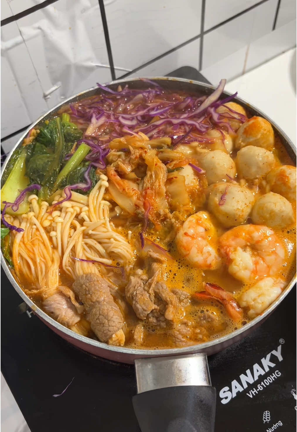 Cuối tuần làm nồi mì cay nóng hổi vừa thổi vừa ăn mấy bà ơi😋😋 #comnhahoacko #micayteru #micay #viral #xuhuong 