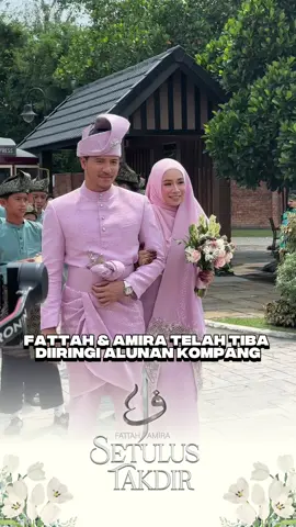 MasyaAllah segak & cantik pasangan ni. Nantikan live update majlis resepsi Setulus Takdir hari ini dari Inspirasi kayy. ❤️✨ #SetulusTakdirFattahAmira  #SetulusTakdir #KongsiInspirasiMY  #InspirasiUnifiTV  #KLTV_MY