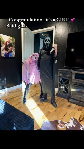 They love their scary movies 🙃🤣