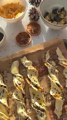 ‏mycomfortbakes #لانش_بوكس_المدرسه #وصفات_للاطفال #وجبات_مدرسية #جبنه #جلاش_بالجبنه 