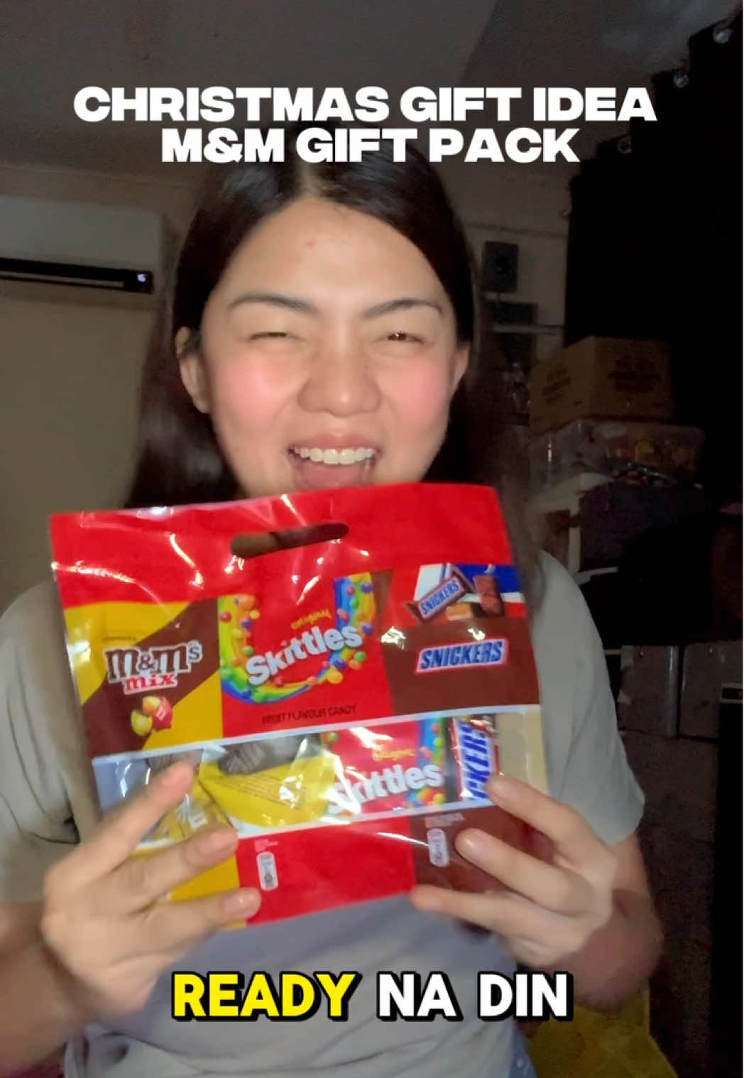 #creatorsearchinsights CHRISTMAS GIFT IDEA  🎄 Sweet alert! The Mars Wrigley Christmas Pack is here — with 12 chocolates plus Skittles inside 🍫🍬 Perfect pang gift, pang share, o pang treat sa sarili mo this holiday season! 💖✨ 