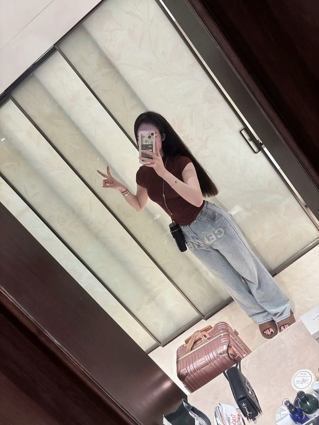 Lan lên thành phố đây, Ngạn ở lại quen nhỏ khác đi 🙃