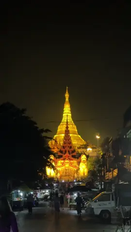 It is really gorgeous! #myanmartiktok🇲🇲🇲🇲 #shwedagonpagoda #yangon #tsukibar #shwedagonpagoda🇲🇲🙏🙏🙏 