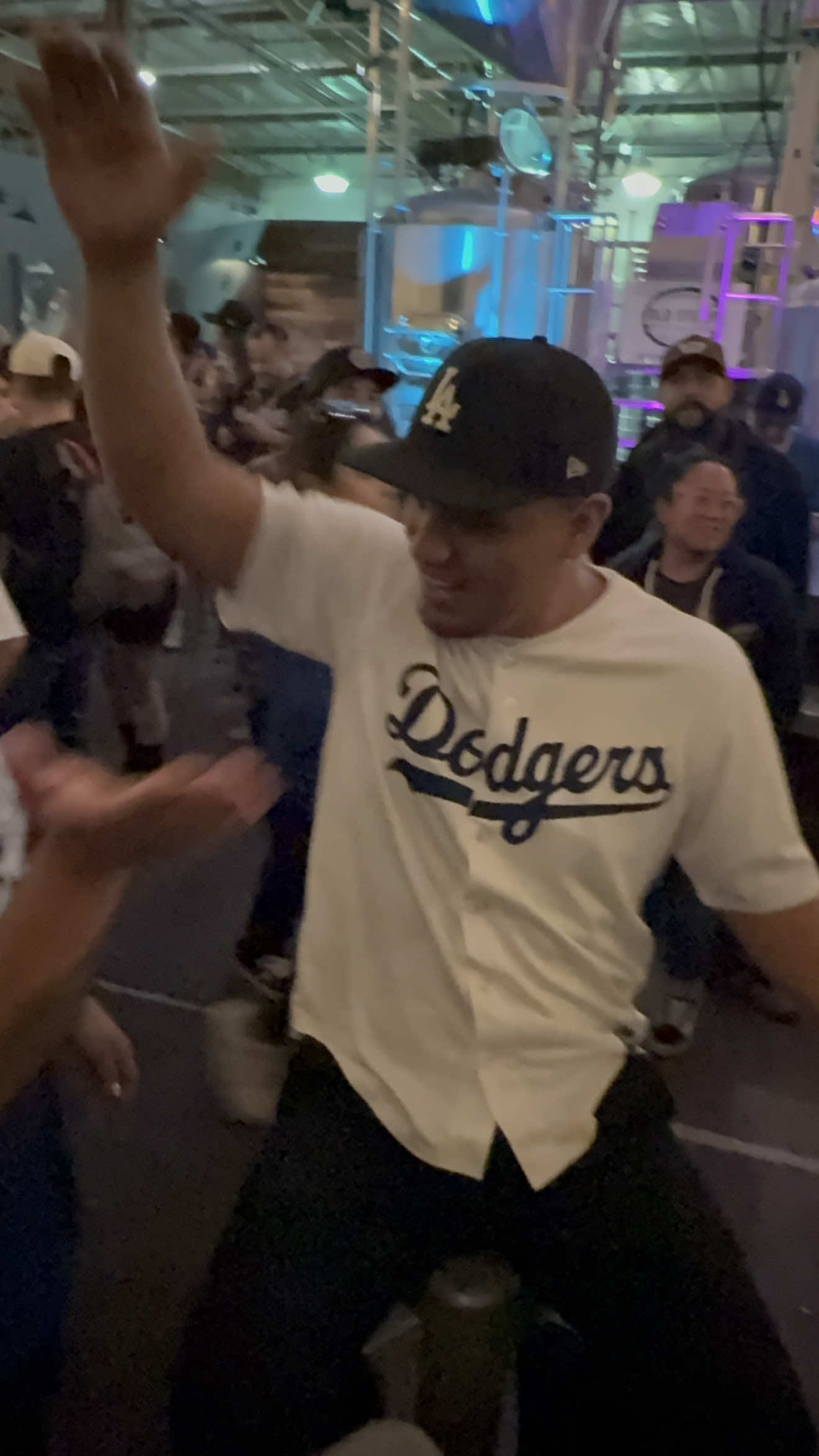 DODGERS WIN THE WORLD SERIES AGAIN!!! #dodgers #dodgersworldseries #dodgersworldserieschamps2025 #foryoudodgers #backtobackworldwarchamps @Abgwhoeats @Los Angeles Dodgers  