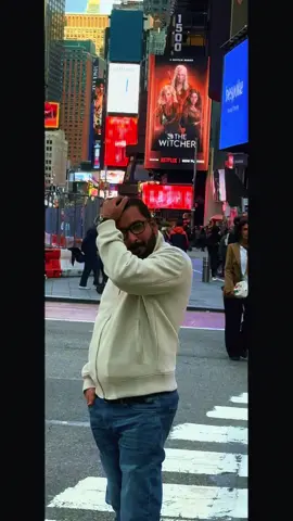 Times Square — The City That Never Sleeps! 🇺🇸 From the bright lights to the busy streets — New York always feels like a dream come true #usa🇺🇸 #usatrip2025🇺🇸 #usajourney🇺🇸 #TravelWithQasimAliMansha #ExploreWithQasimAliMansha #QasimAliManshaAdv #TimesSquare #NewYorkCity #TravelWithQasimAliMansha #ExploreUSA #USATrip #TravelGoals #DreamBigTravelFar #LuxuryTravel #nycvibes🗽 