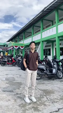 #polo #mahogany #outfit #celanapria #celanacream #poloshirt #fyp 