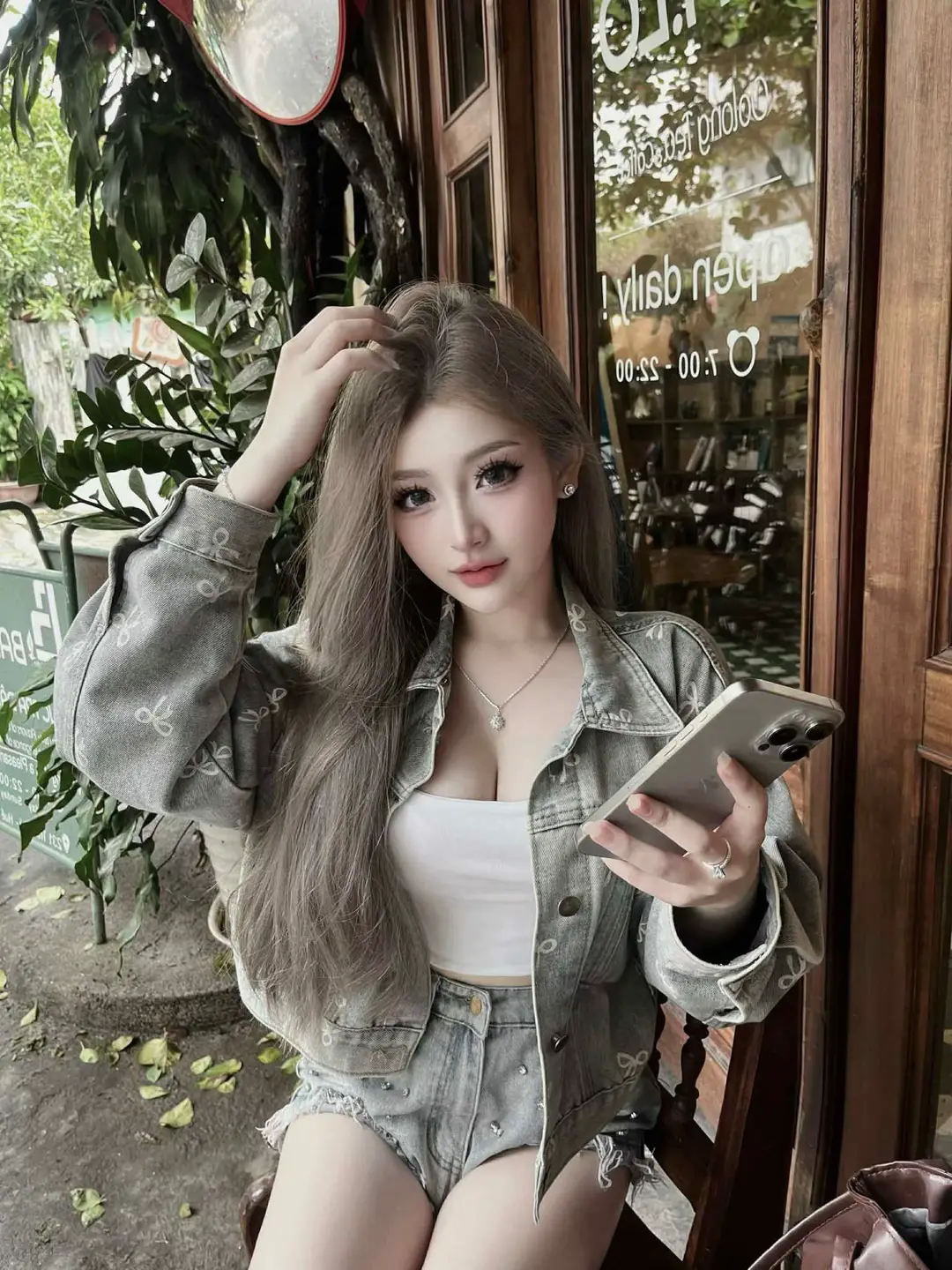 Em vẫn thích bản thân cô đơn như thế, không dựa dẫm, không vướng bận, không động lòng , cũng không thất vọng. #xh #fyp 