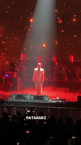 Erghhhhh love the arrangement of Matahari ❤️   Thanksss Aubrey! 🫶🏼 Reason to love his voice apart from his own tone, it is his clear diction! Boleh dengar sebutir2 sebutan dia tu! Kita lurveee 🎤❤️🫶🏼 #disebalikakuhafizsuip  #hafizsuip #matahari @Hafizsuip 