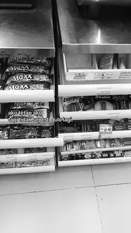 tidak lagi #foryoupage #fotolive #lewatberandafyp #katakata #galaubrutal 