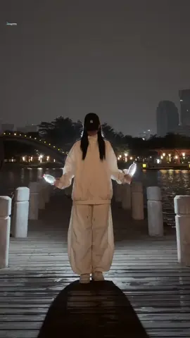 年会舞蹈可以提前准备了！ #青苹果乐园 #矿泉水烟花版青苹果乐园 