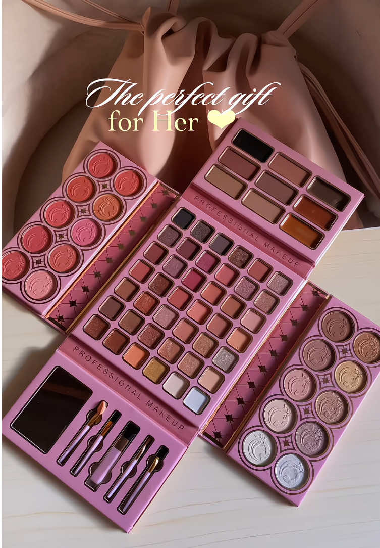 71 shades in just one palette! kung panregalo ang hanap is this the perfect idea, and girl! Super worth it!✨💕  #makeuppalette #palette #makeup #makeuprecomendation #igoodco