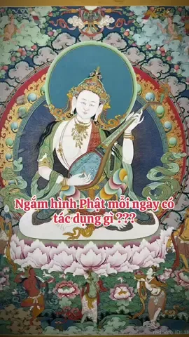 🌼 1. Nuôi dưỡng tâm an tĩnh và chánh niệm Khi bạn nhìn hình Phật với tâm thành kính, bạn thường dừng lại, hít thở chậm rãi, và hướng tâm về sự thanh tịnh. Điều này giúp: 	•	Giảm căng thẳng, lo âu. 	•	Tăng khả năng tập trung và chánh niệm. 	•	Giúp tâm bớt tán loạn, tạo cảm giác an ổn, nhẹ nhàng. 🌞 2. Gợi nhắc phẩm hạnh và đạo đức Hình ảnh Đức Phật tượng trưng cho từ bi, trí tuệ, và hỷ xả. Khi nhìn thấy hình Phật mỗi ngày, ta được nhắc nhở sống theo những giá trị ấy: 	•	Biết tha thứ, yêu thương hơn. 	•	Ít sân hận, ít ích kỷ. 	•	Sống đúng đắn, biết hướng thiện. 🌺 3. Tạo năng lượng tích cực cho không gian Theo quan niệm dân gian và phong thủy Phật giáo: 	•	Hình Phật mang năng lượng thanh tịnh, giúp “làm sạch” trường khí trong nhà. 	•	Giúp không gian trở nên yên bình, nhẹ nhàng, thuận lợi cho việc thiền định hay học tập. 🕊️ 4. Kết nối với niềm tin và tâm linh Với người có niềm tin Phật giáo, việc ngắm hình Phật là cách kết nối tâm mình với Phật, cảm nhận sự che chở, soi sáng, và hướng dẫn: 	•	Tạo niềm tin, hy vọng trong những lúc khó khăn. 	•	Cảm thấy được an ủi, được “tựa vào nơi thanh tịnh”. 🌻 5. Khơi mở trí tuệ và lòng từ bi Nếu kết hợp ngắm hình Phật với thiền quán hoặc tụng niệm: 	•	Tâm dễ định, trí dễ sáng. 	•	Dần hiểu sâu hơn về vô thường, vô ngã, và lòng từ bi bao dung. #phậtphápnhiệmmầu #loanthichdichua 