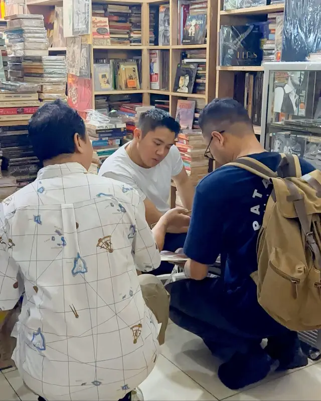 Kasih rekomendasi tempat hunting buku dong Gengs.. #tiw #teddyindrawijaya 