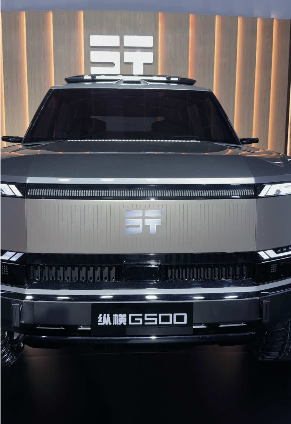 🔥 Jetour G500 – The New Definition of Power & Prestige 🔥 Bold lines. Dynamic stance. Pure adventure energy. The Jetour G500 brings a perfect fusion of luxury SUV comfort and off-road toughness, powered by cutting-edge tech and Jetour’s fearless DNA. 🌍🚙 #JetourG500 #Jetour #AdventureSUV #LuxuryDrive #OffRoadLife   