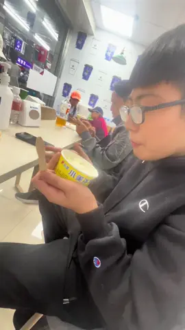 兄弟肚子很餓喔#2486 #吃壞 #吃貨 