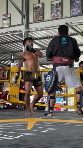 ฟิตใกล้ต่อยเชียร์บังถังด้วยครับ🥊🥊🫵#รถถังจิตรเมืองนนท์#ค่ายมวยลูกทรายกองดิน#บังยามวยละหมาด#บังร็อตน็อคดาวน์#ฟีดดดシ