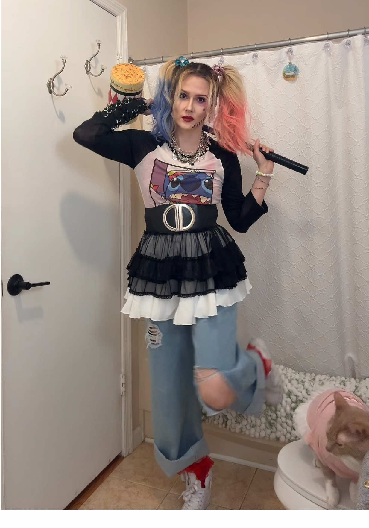 Harley Quinn fan #HarleyQuinnMakeup #DressUp #Halloween #Costume# #Inspiration #harleyqueen #cosplaygirl 