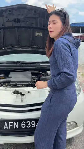 Aven ni mmg perform dekat outdoor especially utk lelaki yg kuat berpeluh mmg blend well dgn peluh! Makin berpeluh makin wangi !! Bau smoky pineapple diaaa mmg menyerlahhh 😍🔥🔥 sgt2 recommended korang Dapatkan !!! Sesuai nak pakai dekat mana2 occasion 😍😍  #aven #blanco #mamaelaine #perfumeviral #perfumelelaki 